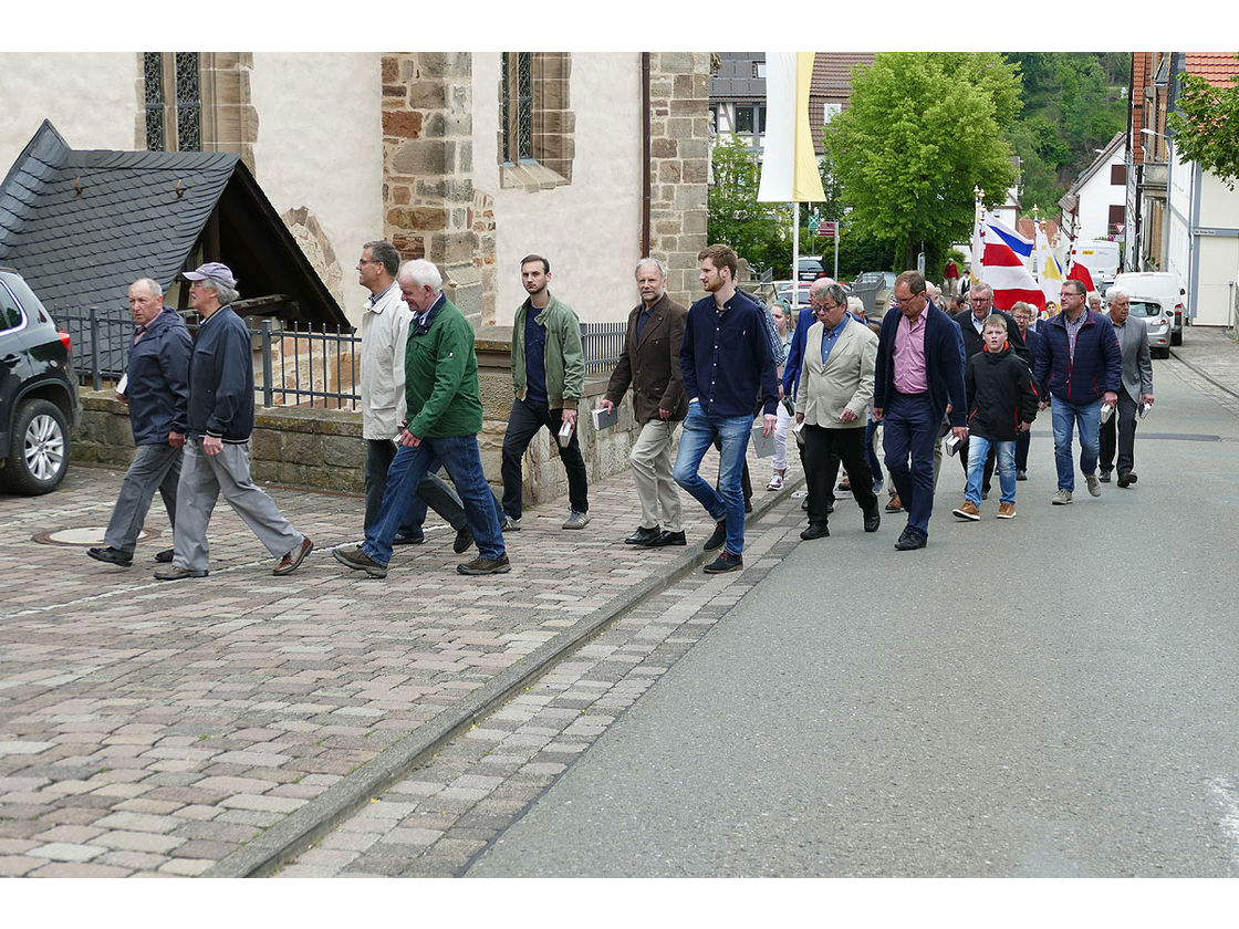 Bittprozession an Christi Himmelfahrt (Foto: Karl-Franz Thiede)